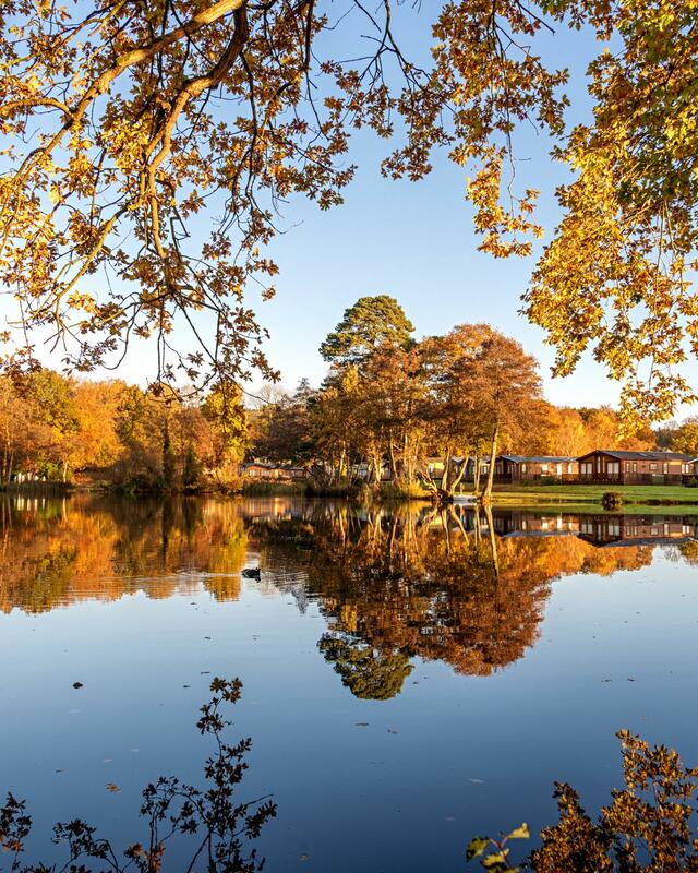 Spectacular autumn morning at Pearl Lake