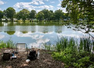 natural fishing lake 5 star caravan park Pearl Lake