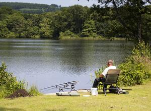 Natural fishing lake 5 star caravan park Pearl Lake