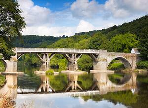 Hay-on-Wye, picturesque scenery surrounding Pearl Lake photo