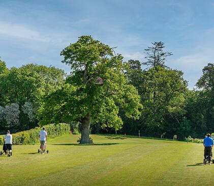 Summer Golf at Pearl Lake Country Holiday Park, Herefordshire