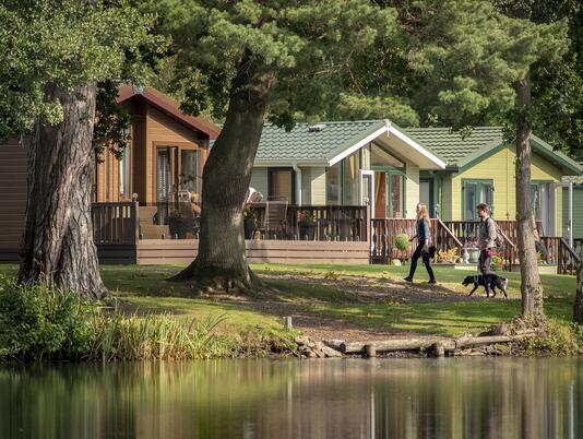Lake edge luxury holiday lodges at Pearl Lake Country Holiday Park, Herefordshire