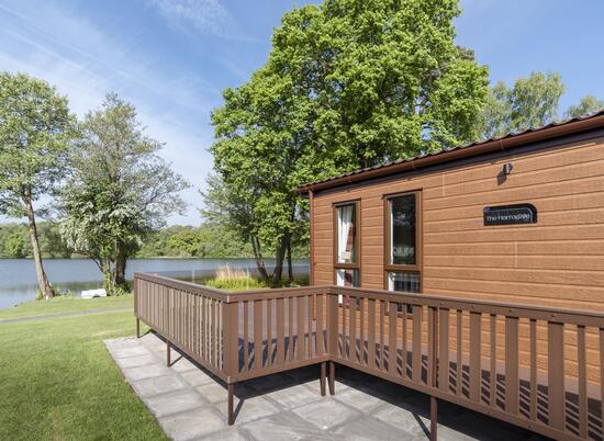 Lake edge luxury lodges at Pearl Lake photo