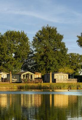 Pearl Lake lake edge holiday homes for sale