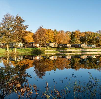 Spectacular autumn colours at Pearl Lake