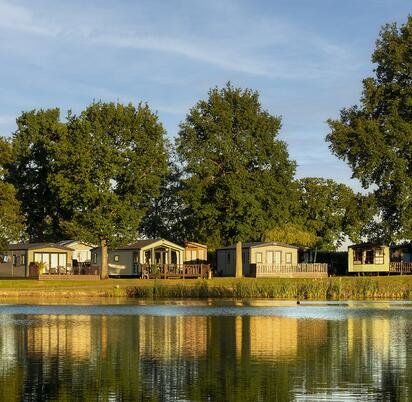 Pearl Lake lake edge holiday homes for sale