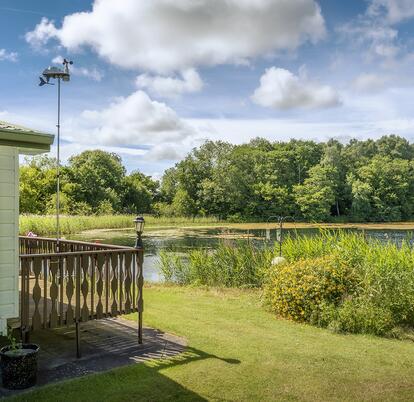 Lake edge holiday homes at Pearl Lake