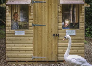 Nature hide bird watch 5 star caravan holiday park