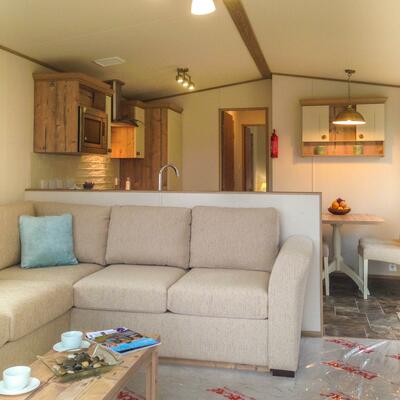 ABI Elan for sale at Arrow Bank - lounge photo