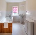 Holiday cottage with fishing Herefordshire - bathroom photo